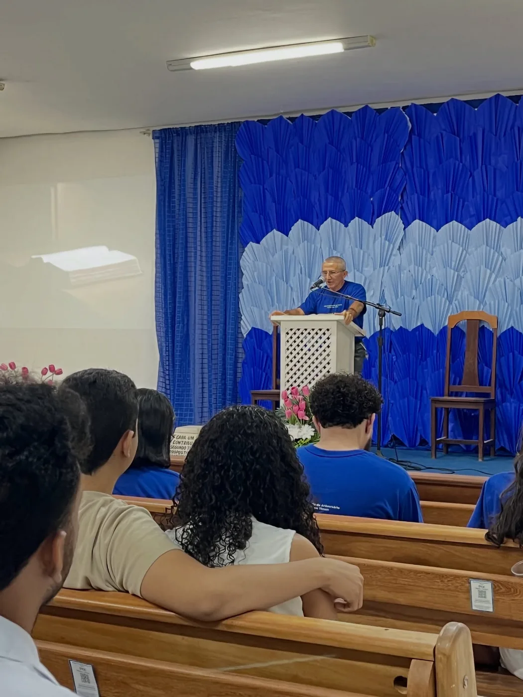 Pregação durante a conferência de aniversário